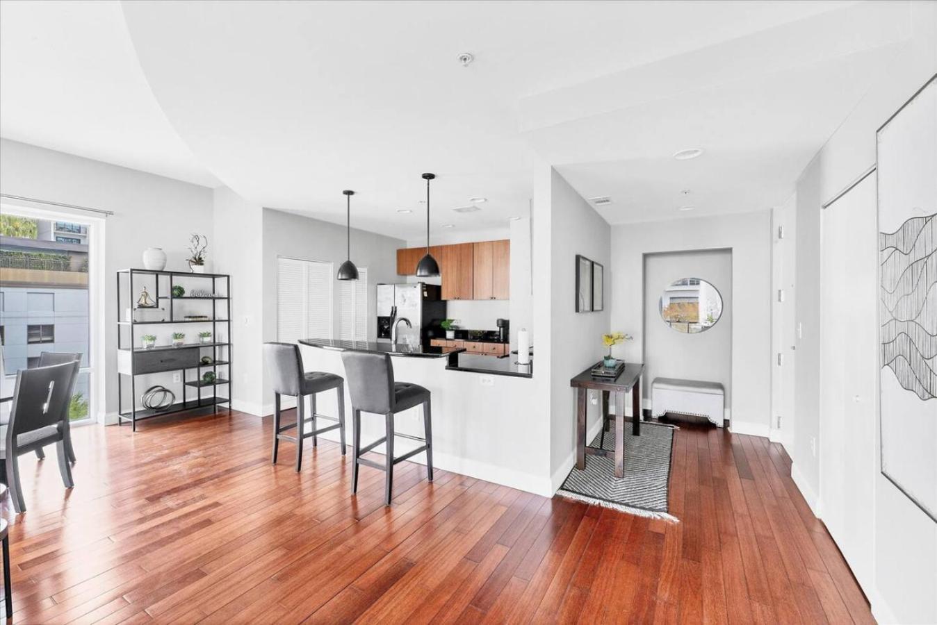 Apartment New 1 Bedroom In Downtown