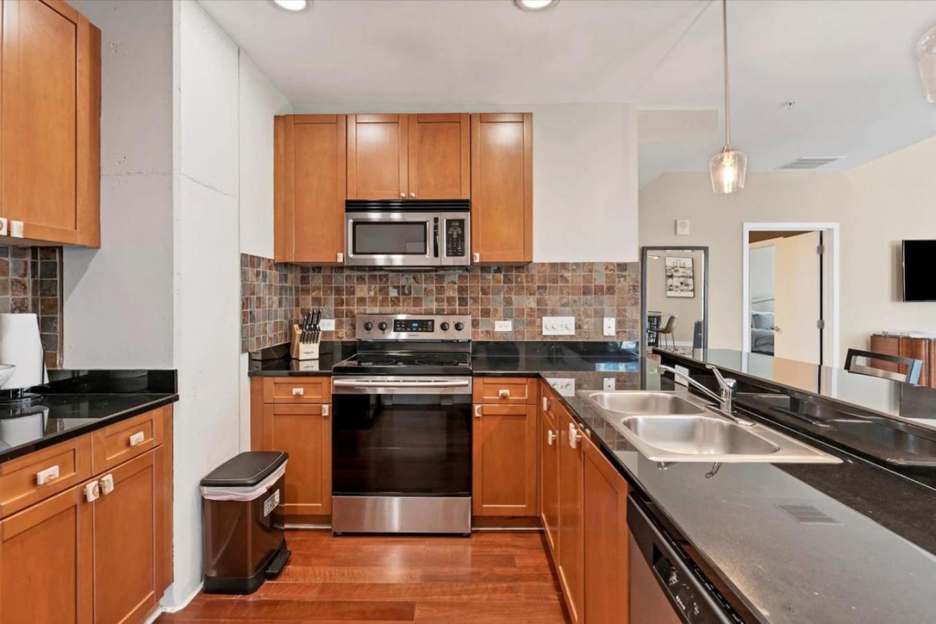Beautiful Downtown 1 Bed 1 Bath * Orlando