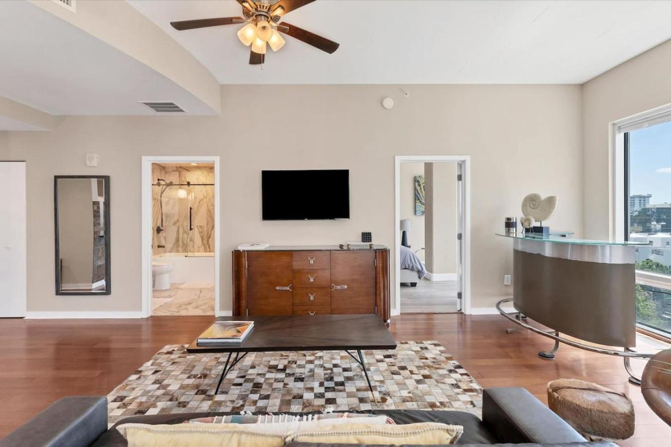 Holiday home Beautiful Downtown 1 Bed 1 Bath *