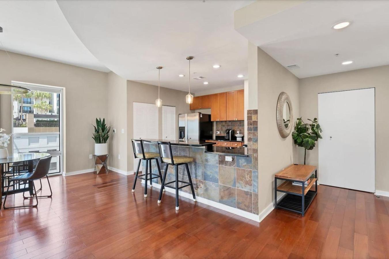 Holiday home Beautiful Downtown 1 Bed 1 Bath *