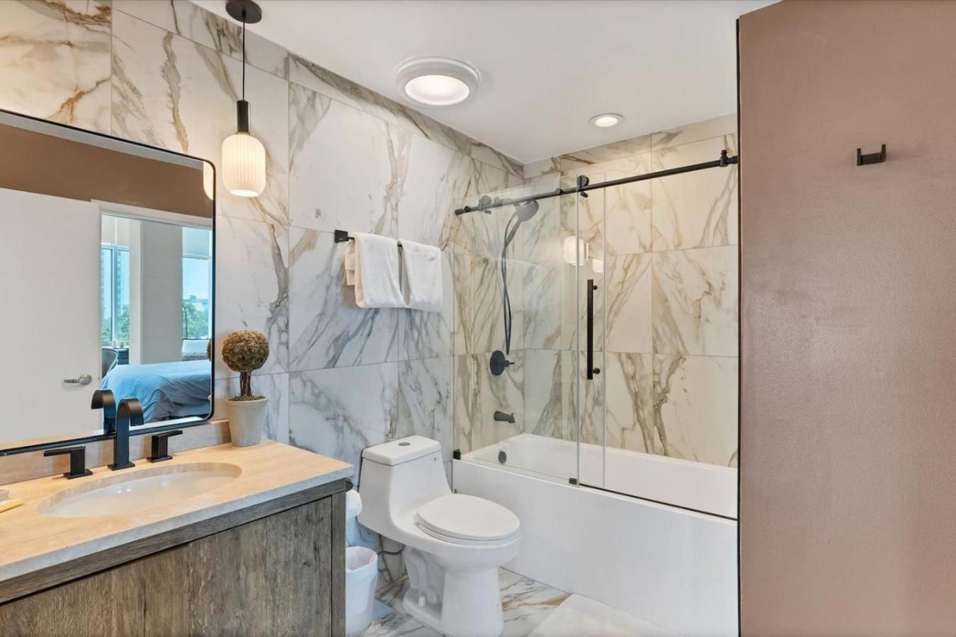 Beautiful Downtown 1 Bed 1 Bath * Orlando