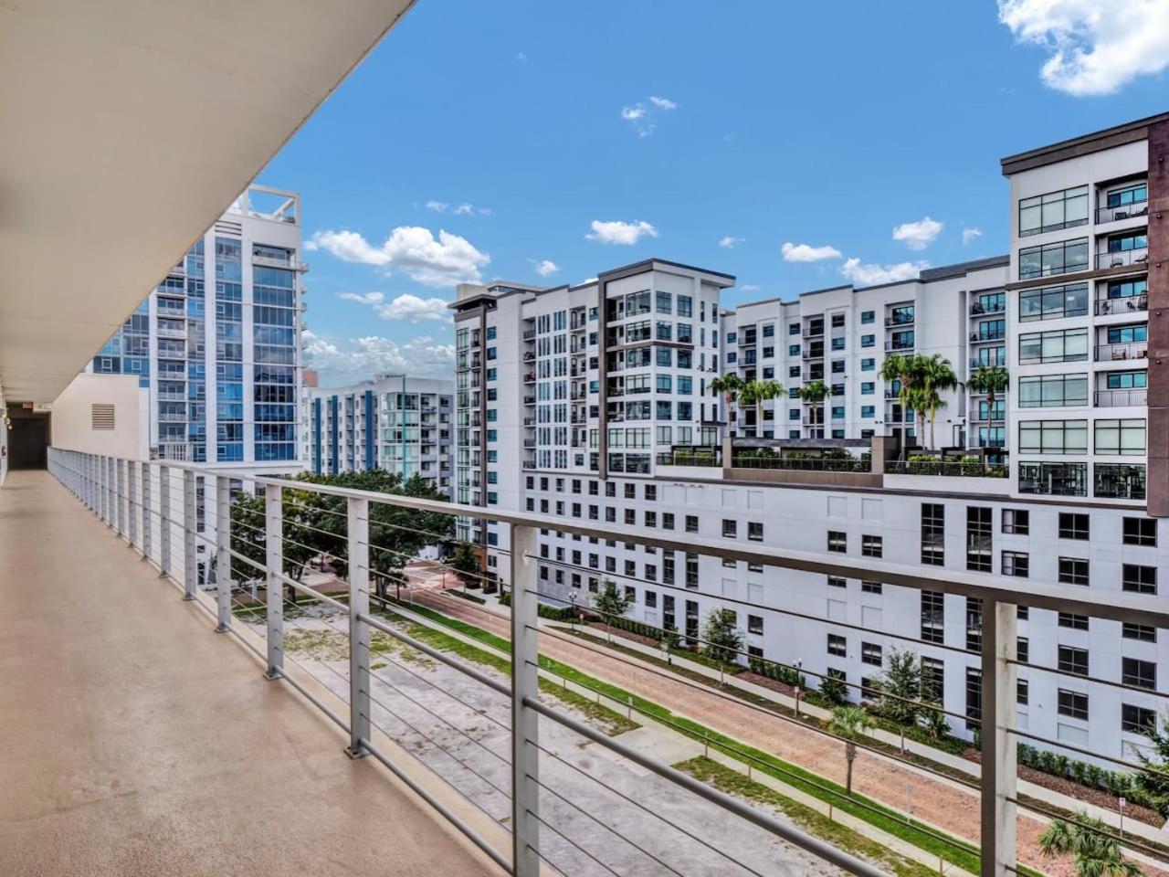 Luxurious 2 Beds 2 Baths Downtown *