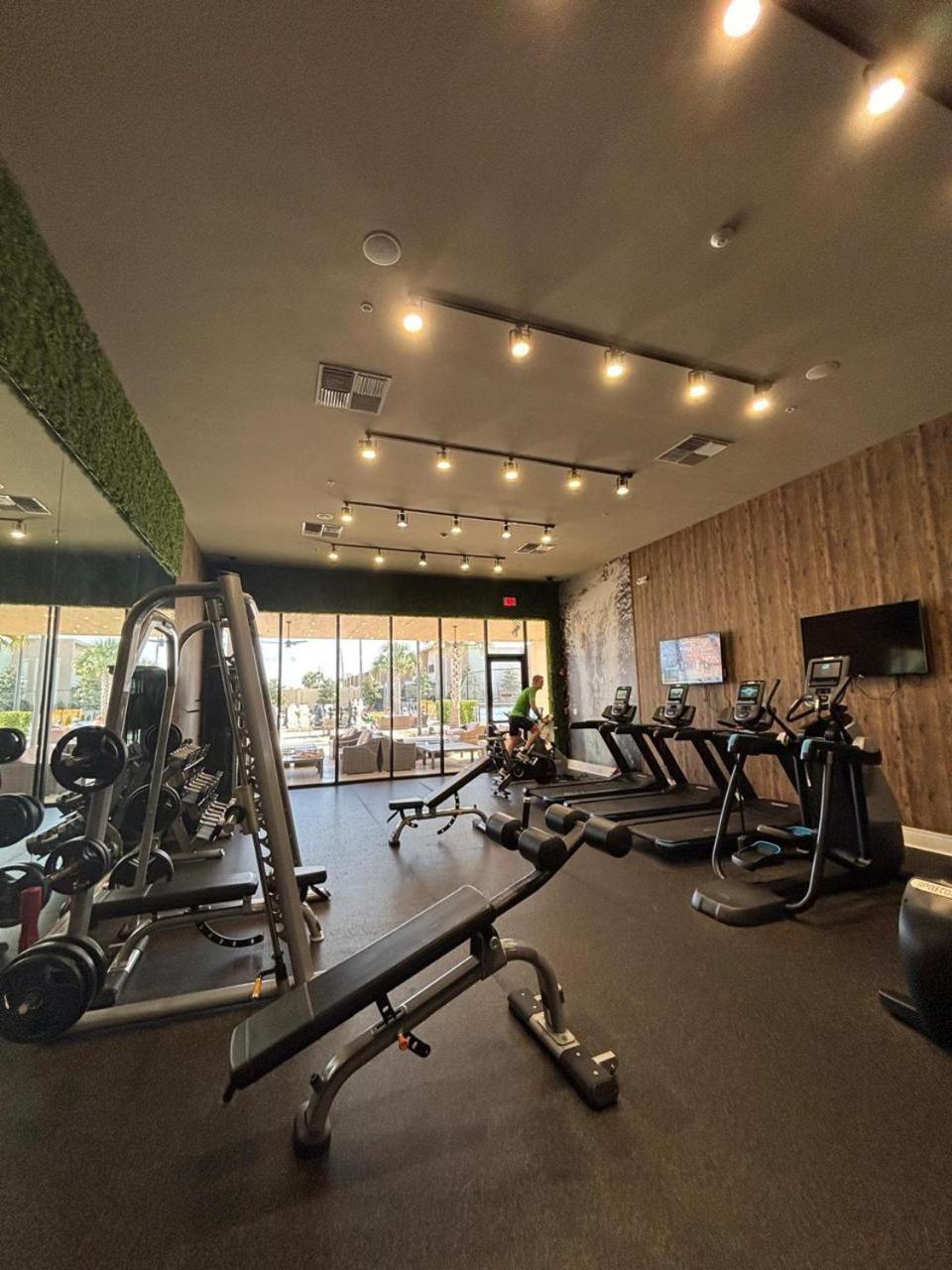 Luxury 7 Min 3 Bedroom - Hot Tub Orlando