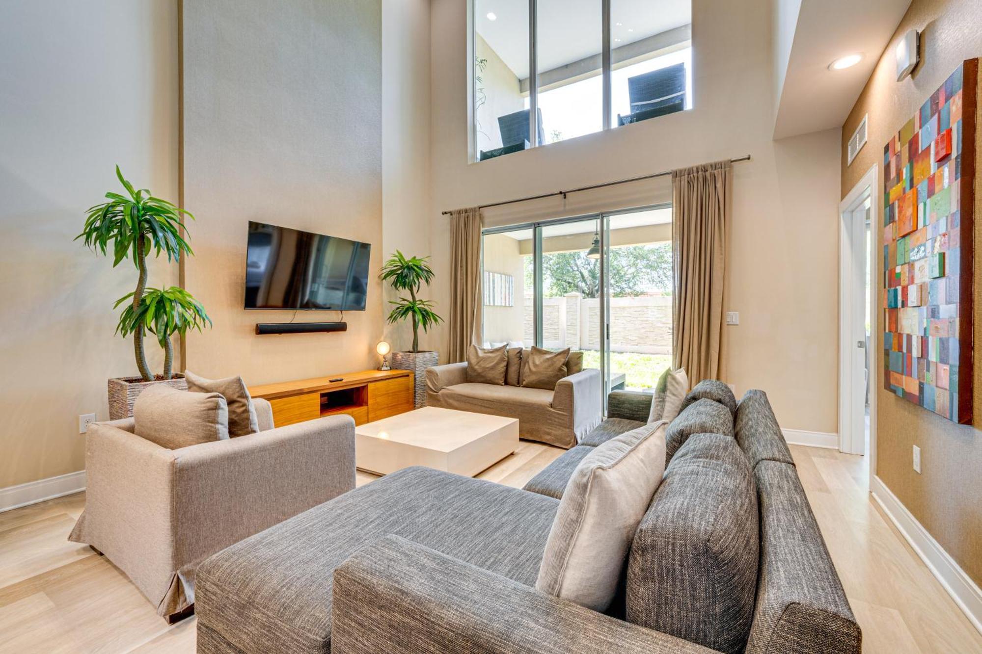 Holiday home Less Than 2 Mi To Wdw Attractions Luxe Family Getaway!