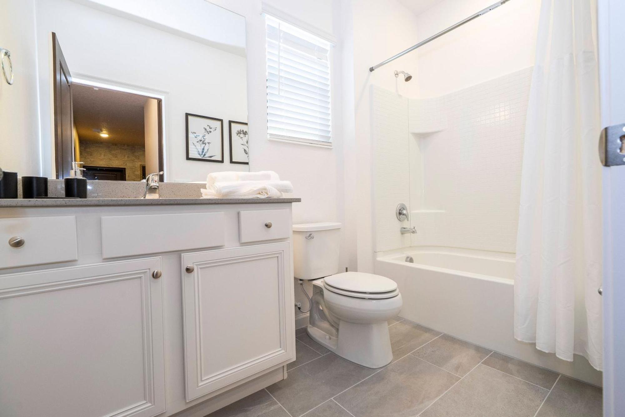 Brand New 6bd Luxury W Pool Location. * Orlando