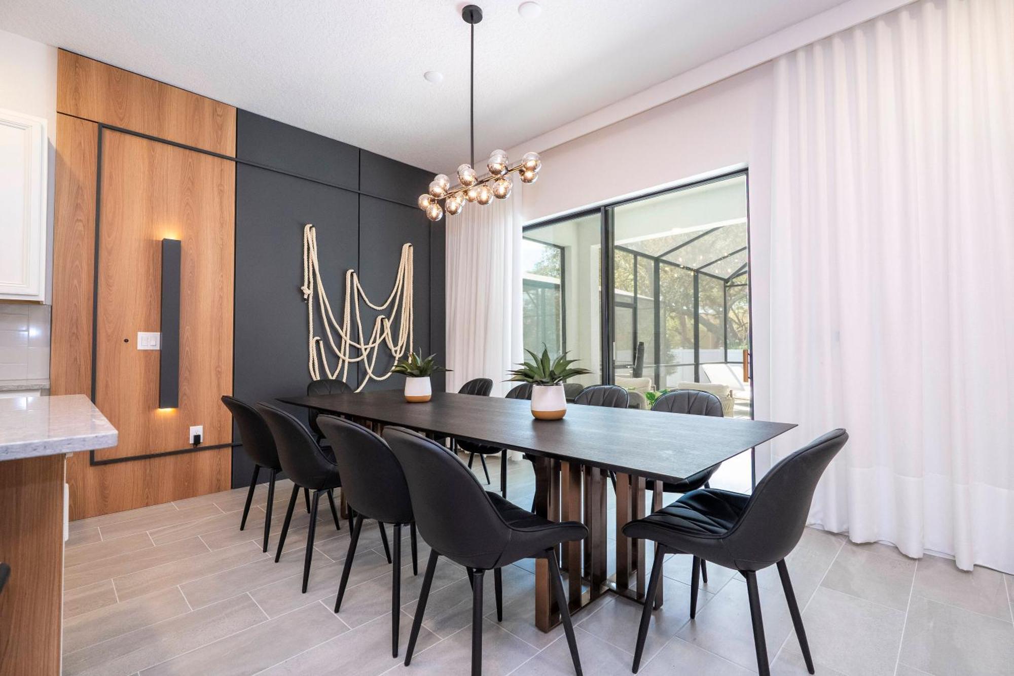 Holiday home Brand New 6bd Luxury W Pool Location. *