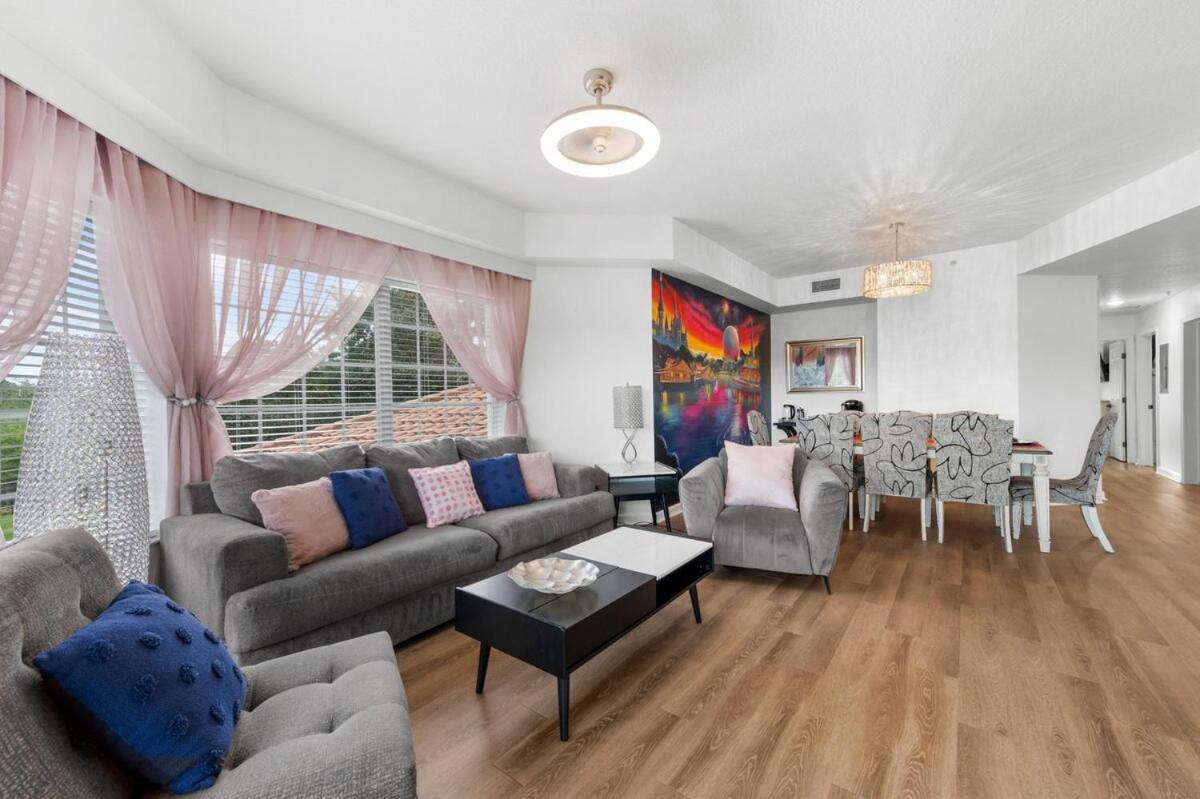 Apartment Fabulous At World Quest Area