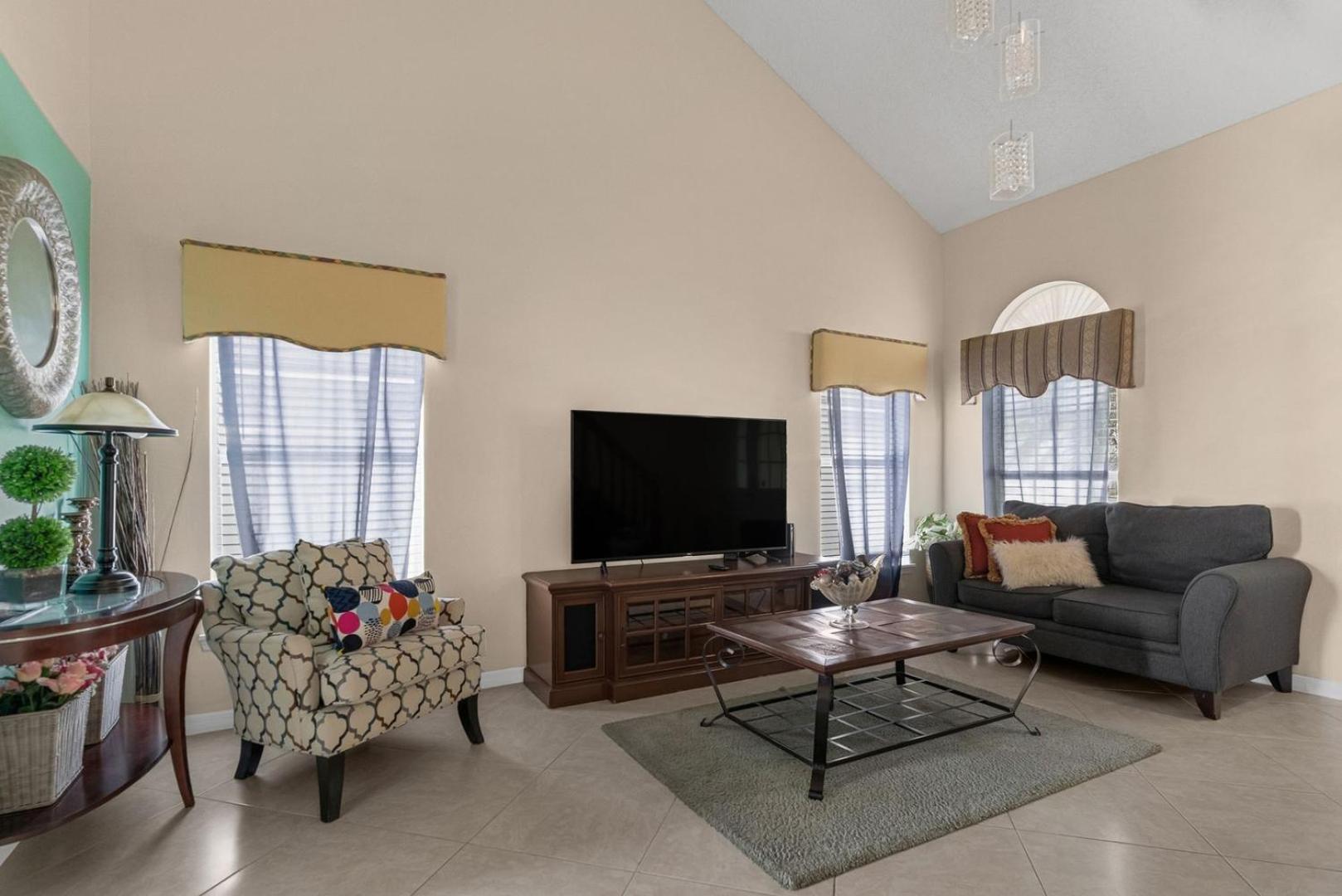 Holiday home Unforgettable Getaway: 4 Bedrooms 4 Baths *