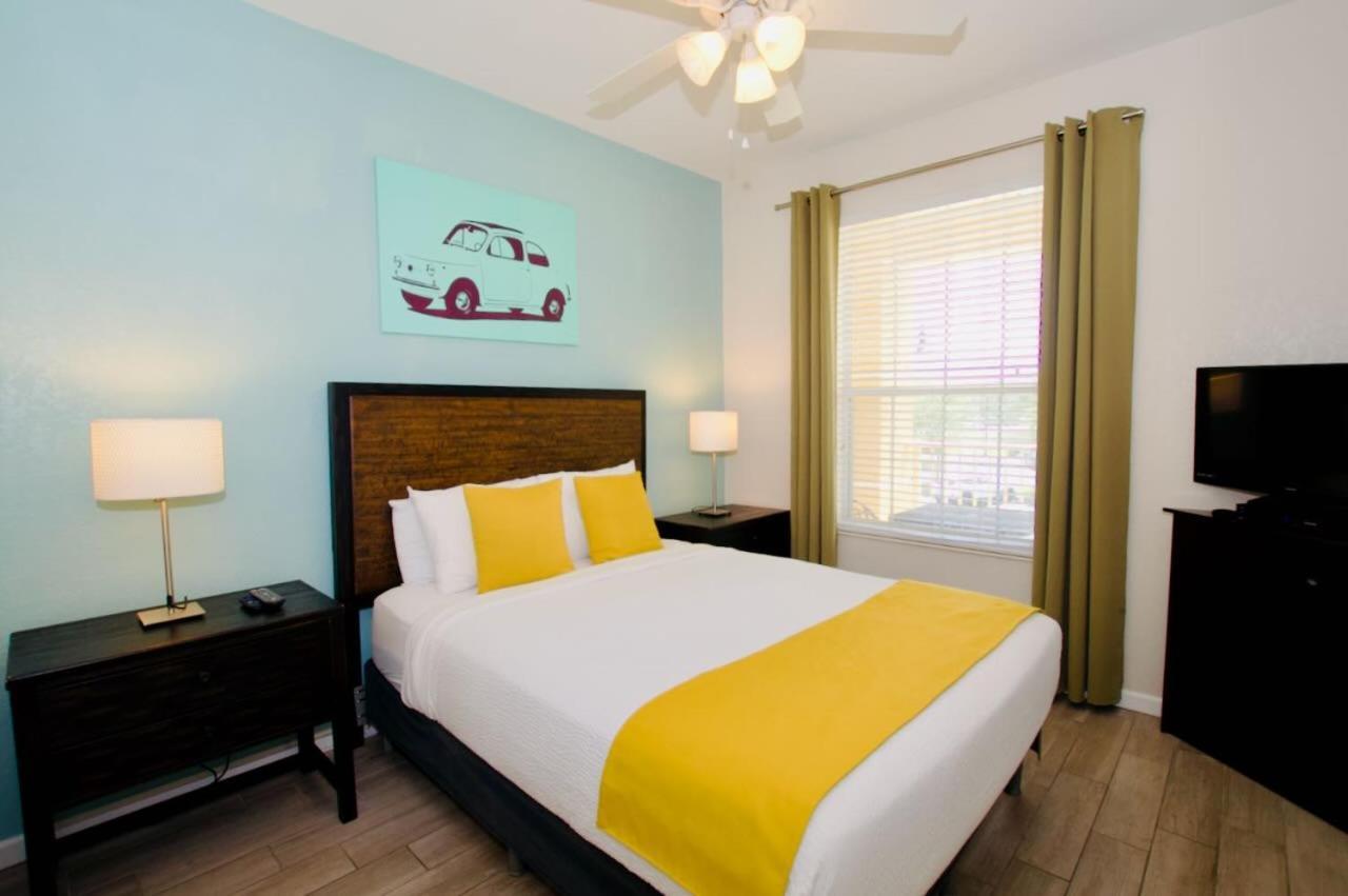 Vista Cay Standard 3 Bedroom Apartment *