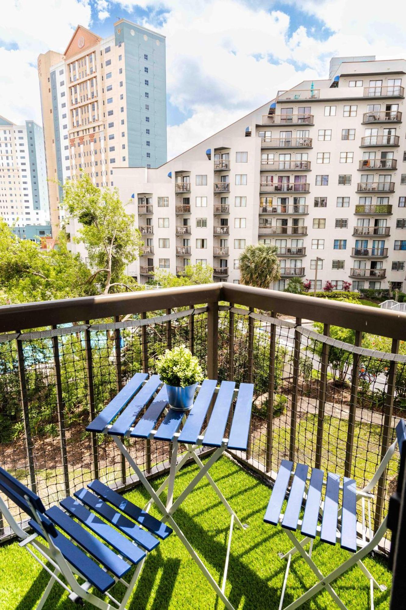Luxury Lakeview Getaway 1 Mile Universal Apartment Orlando
