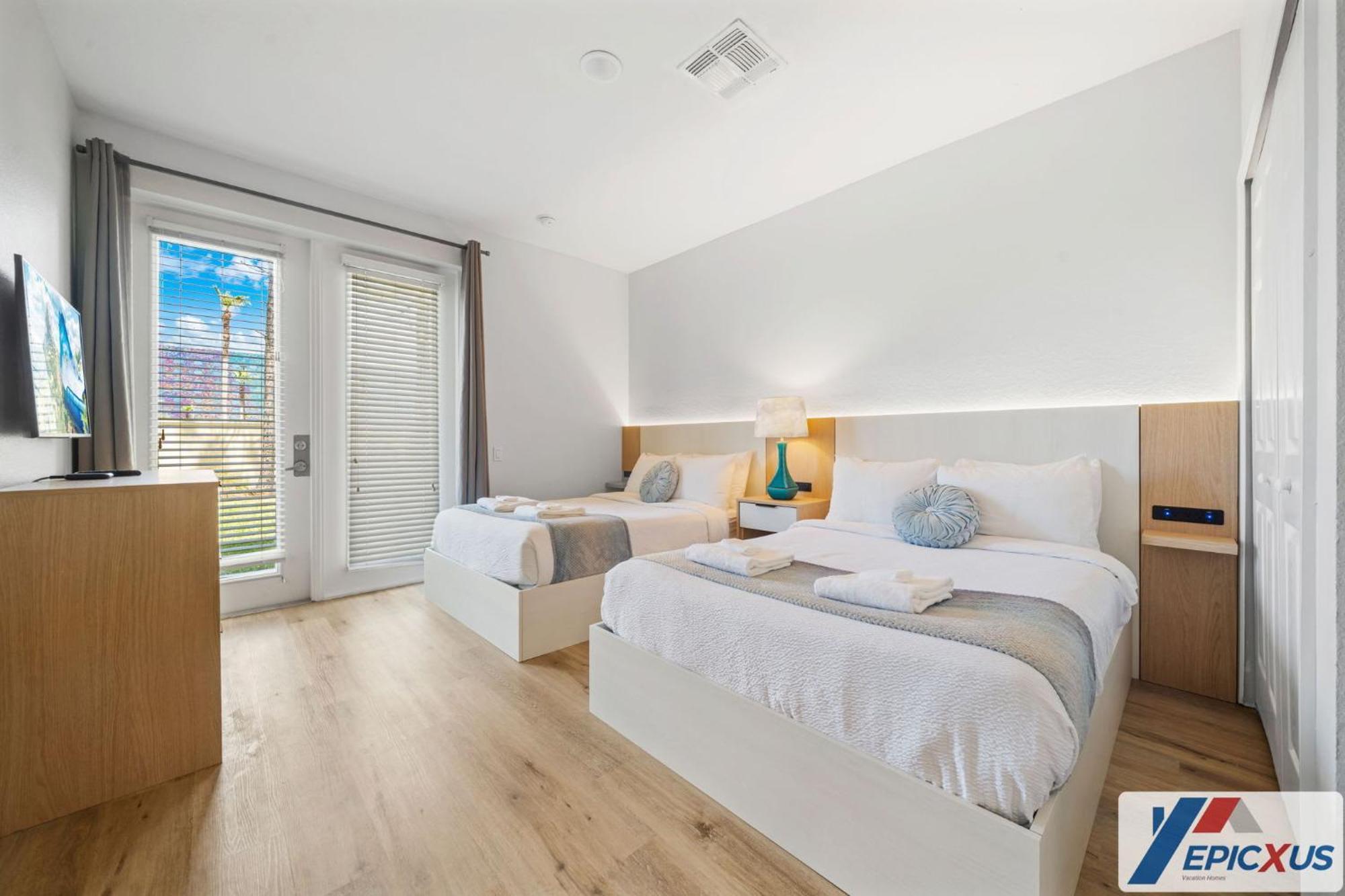 The Epic Toronto Vista Cay Holiday home