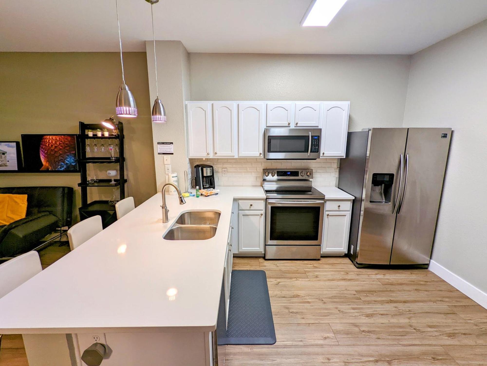 New Luxury Townhome Near Holiday home *