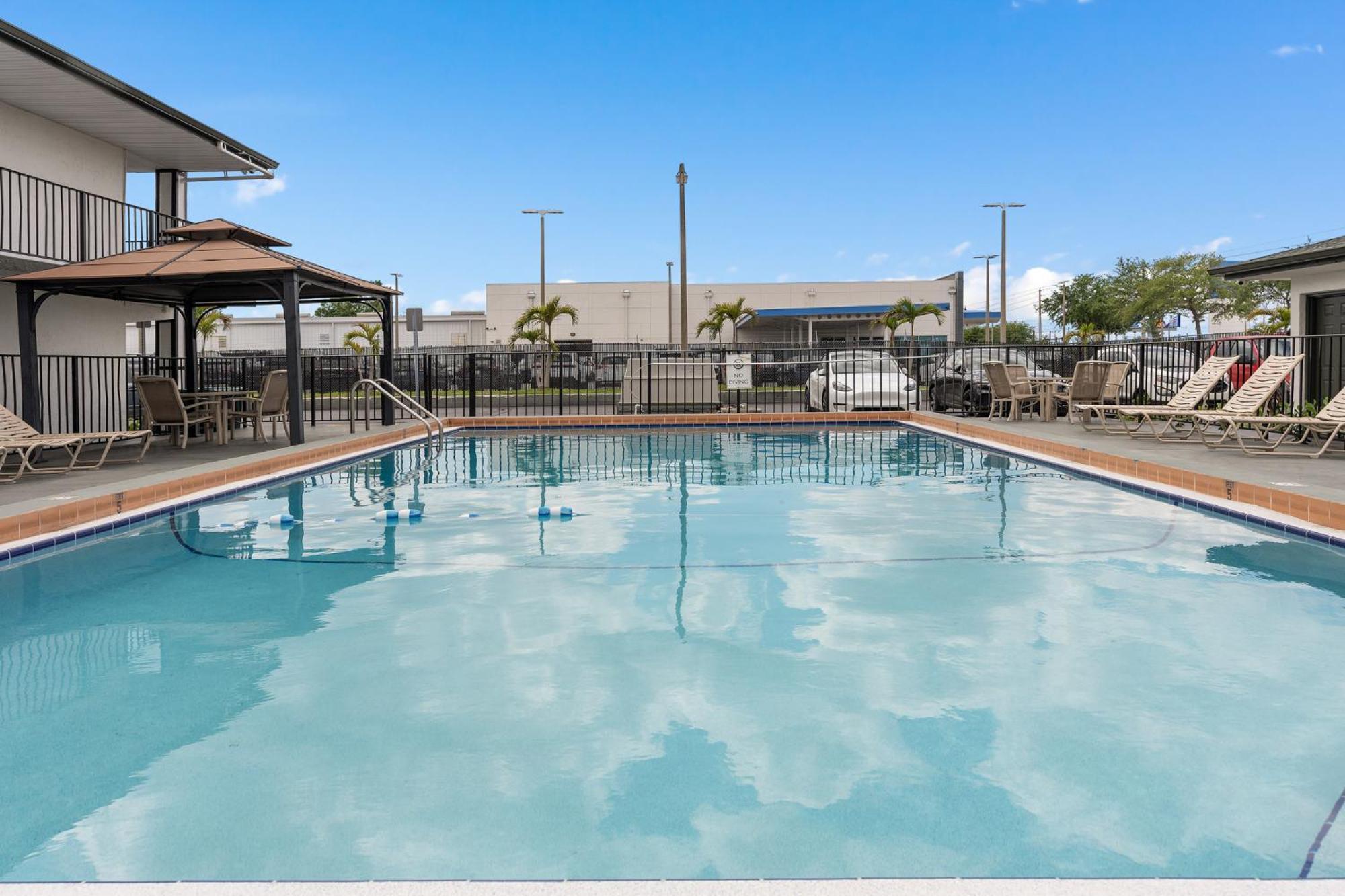 Baymont By Wyndham Downtown Hotel 2*