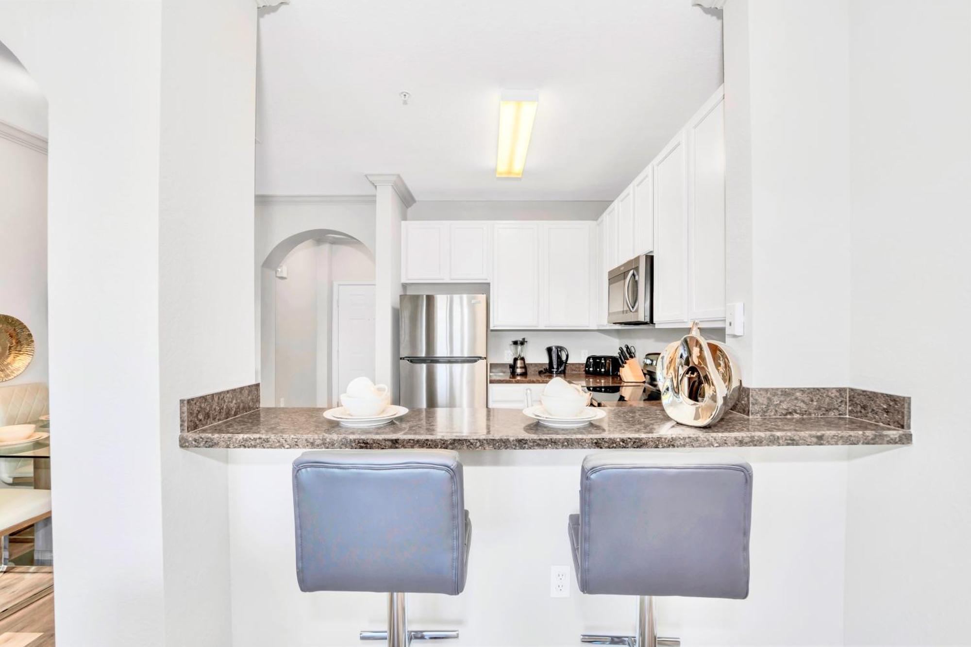 Modern 3br Near - Pool And Hot Tub!