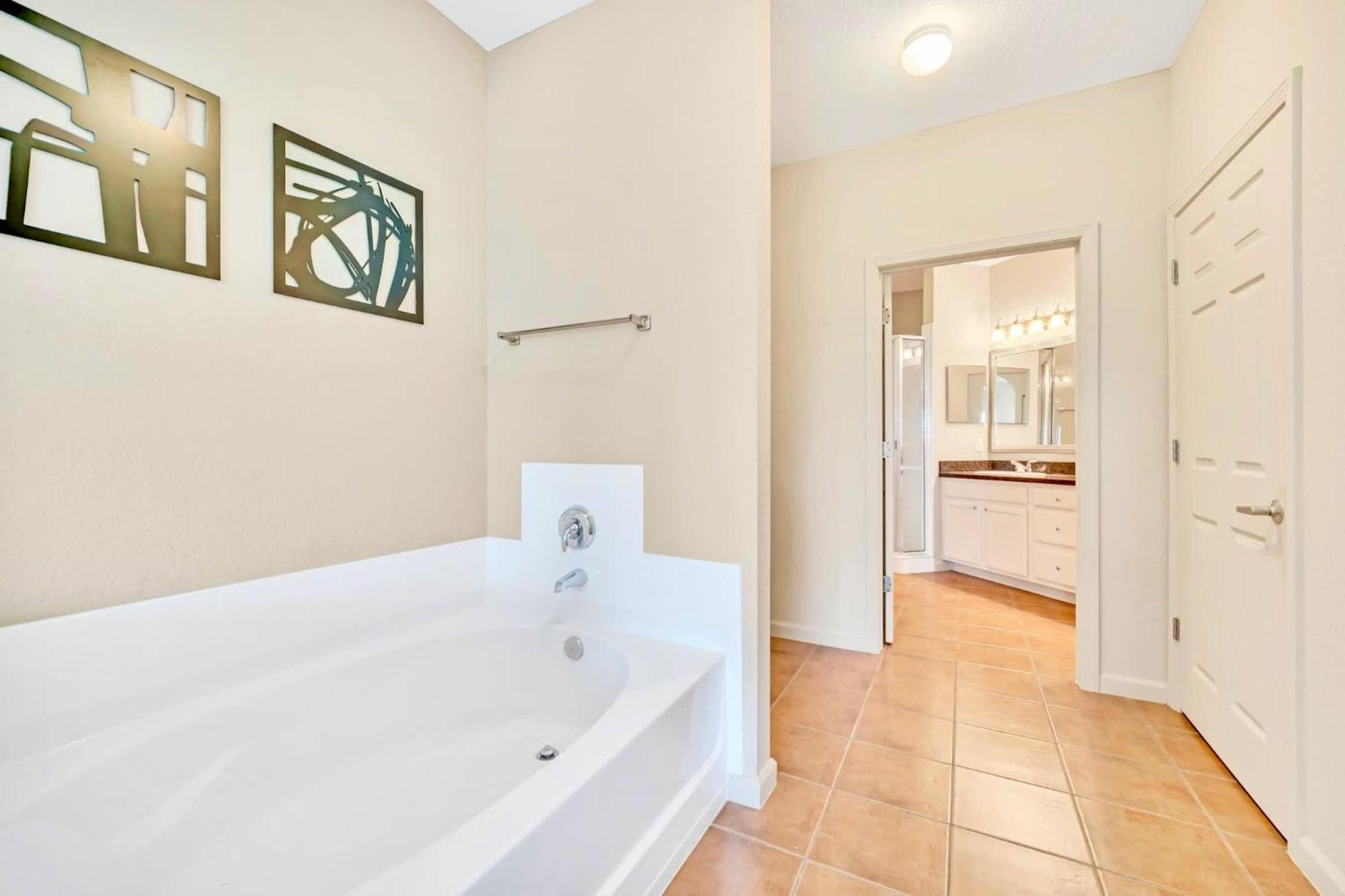 Spacious 3br With Pool And Hot Tub, Near Disney! Orlando
