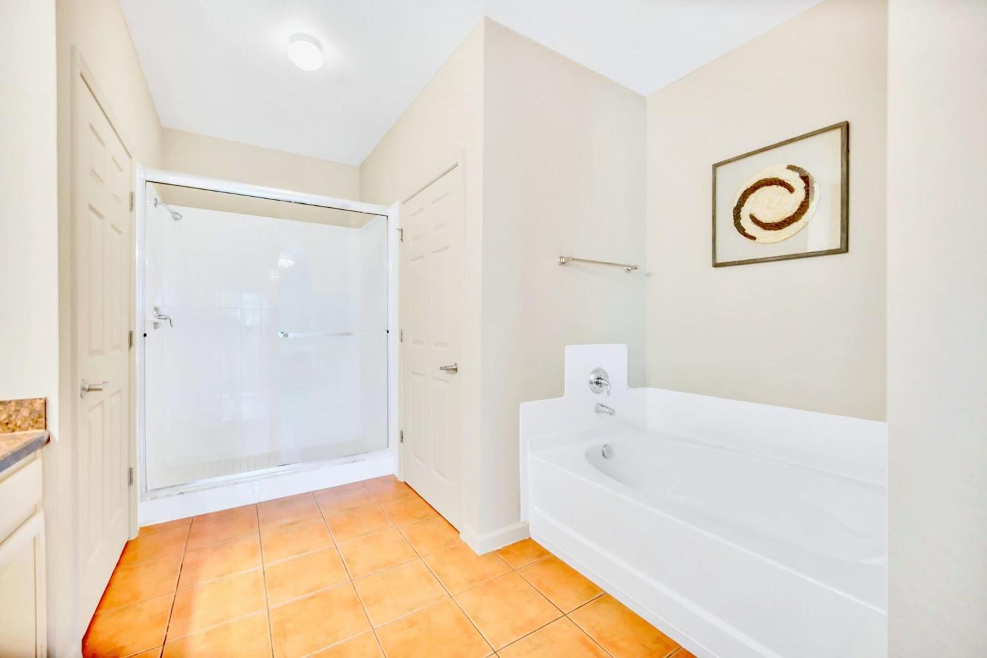 3br With Hot Tub And Pool - Near Holiday home *