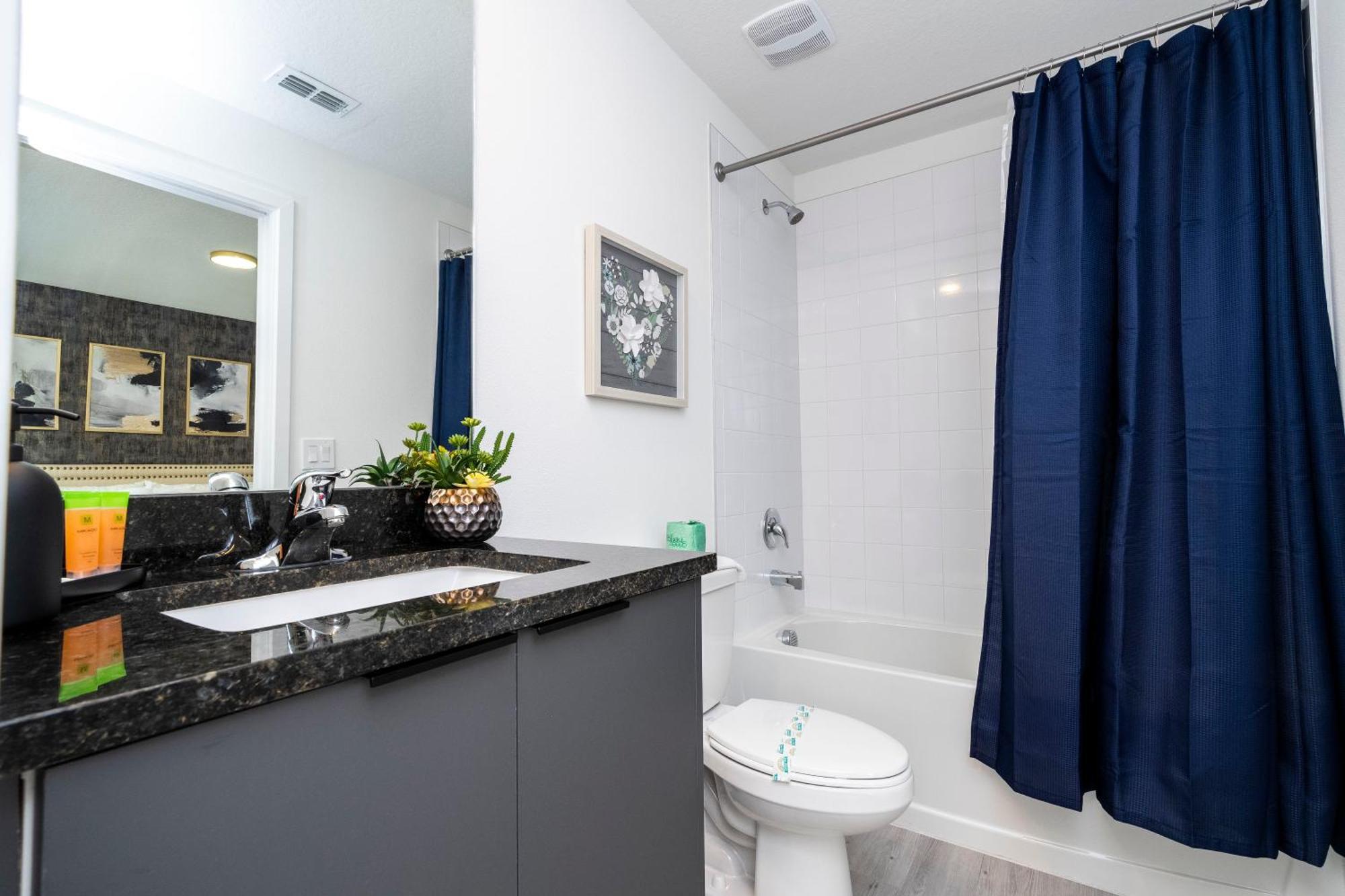 Luxury 3 Bed Up To 8 Guests- The Hub - 3236 Tt Holiday home