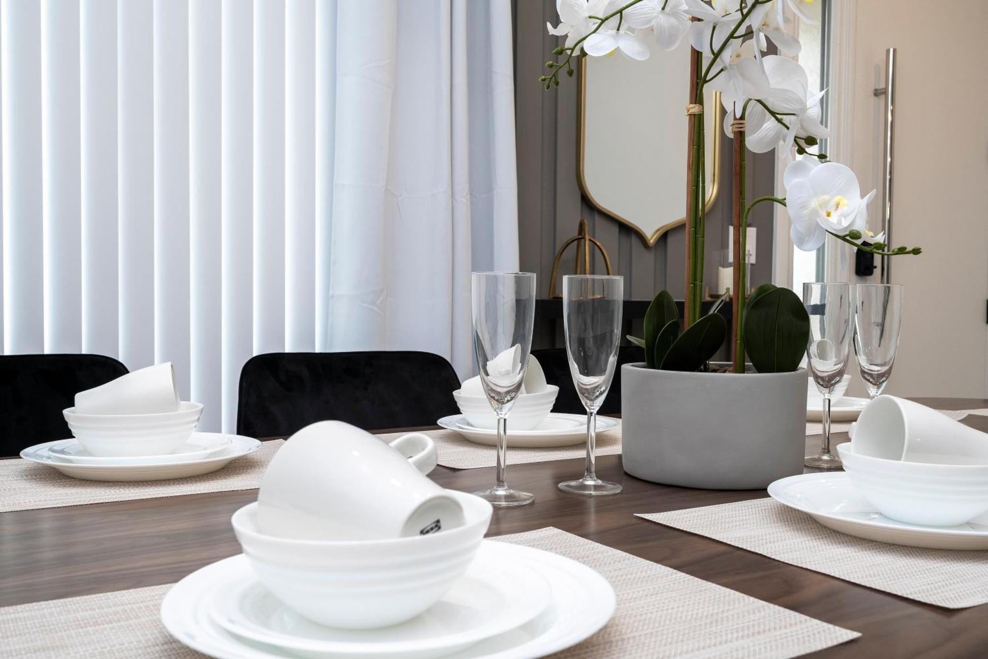 Luxury 3 Bed Up To 8 Guests- The Hub - 3236 Tt