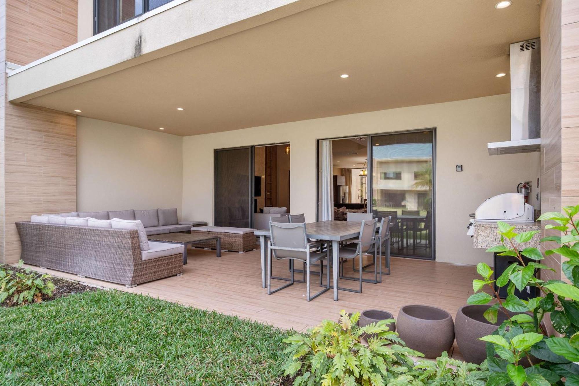 Holiday home Minutes To Chic Dream With Stunning Patio And Perks Orlando