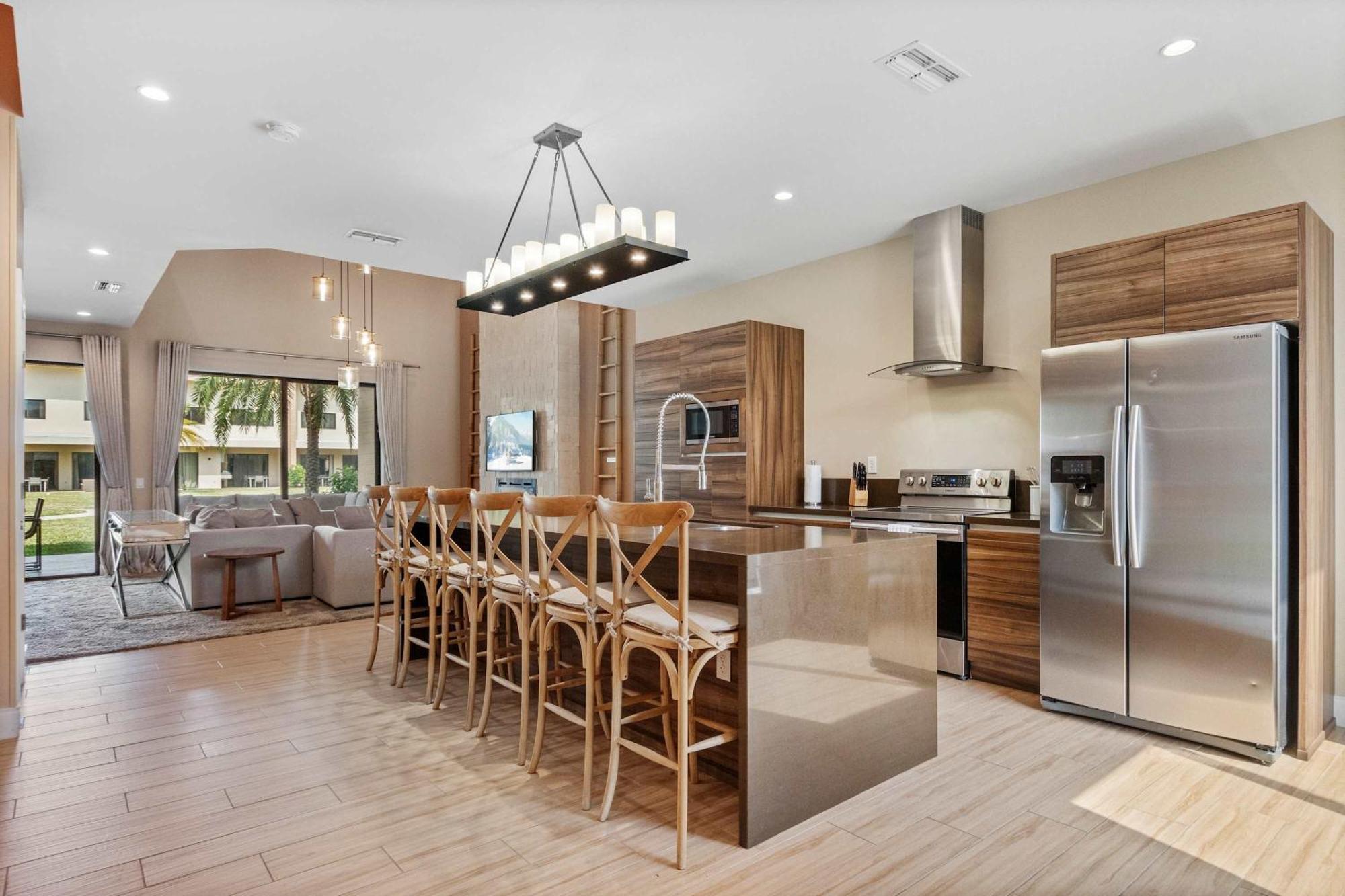 Minutes To Chic Dream With Stunning Patio And Perks Holiday home