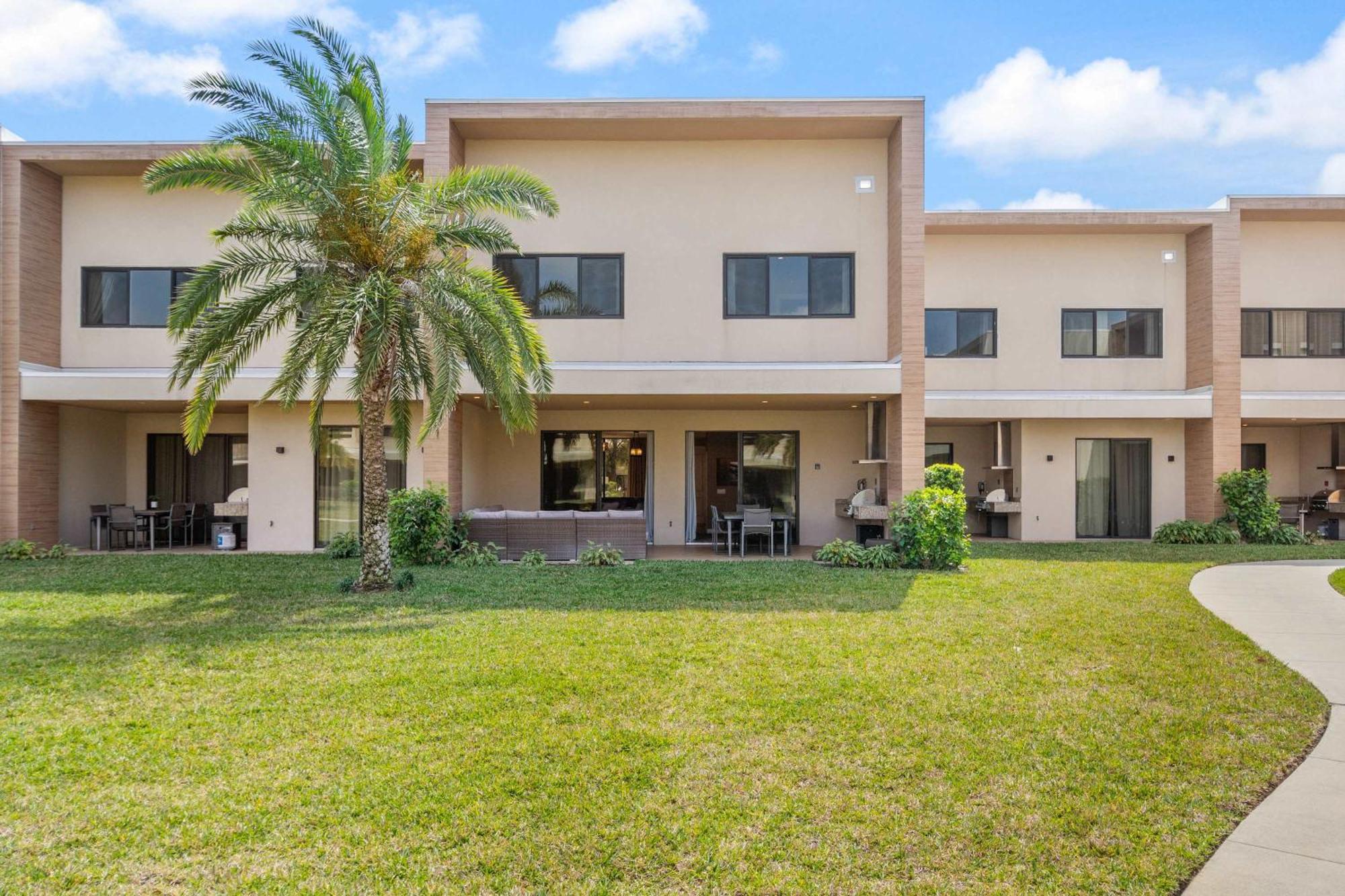 Minutes To Chic Dream With Stunning Patio And Perks * Orlando