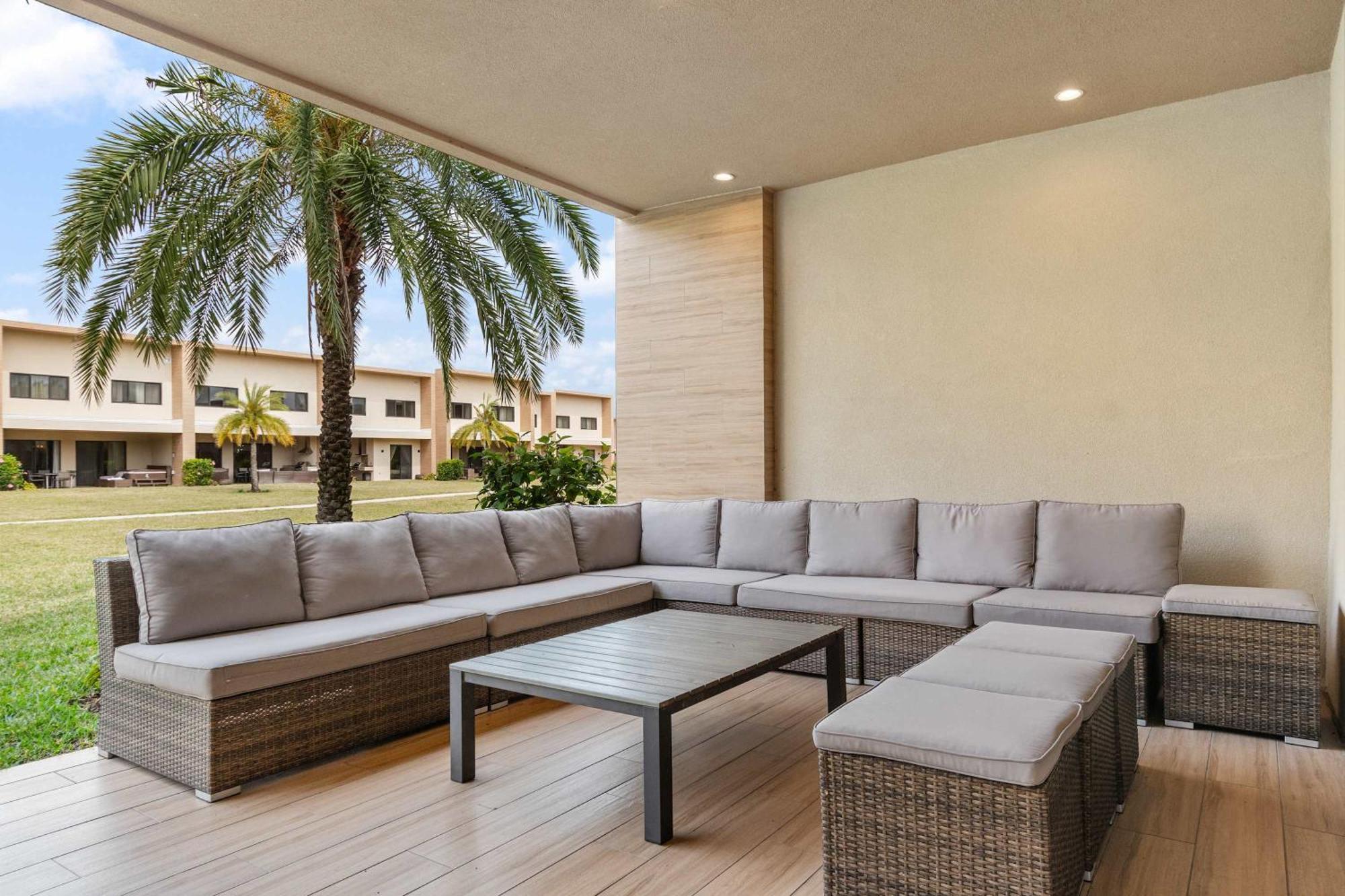 Holiday home Minutes To Chic Dream With Stunning Patio And Perks Orlando