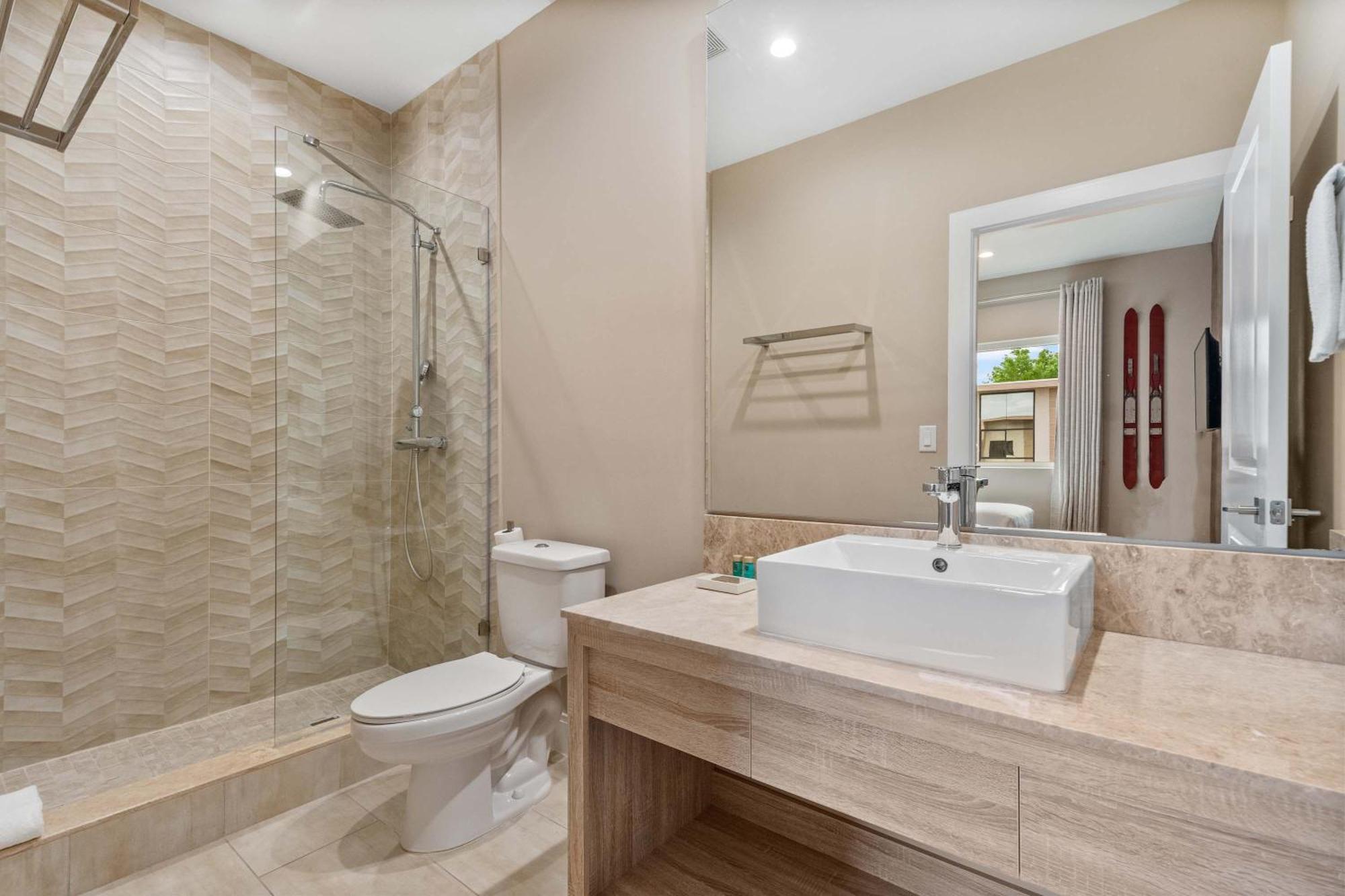 Minutes To Chic Dream With Stunning Patio And Perks * Orlando