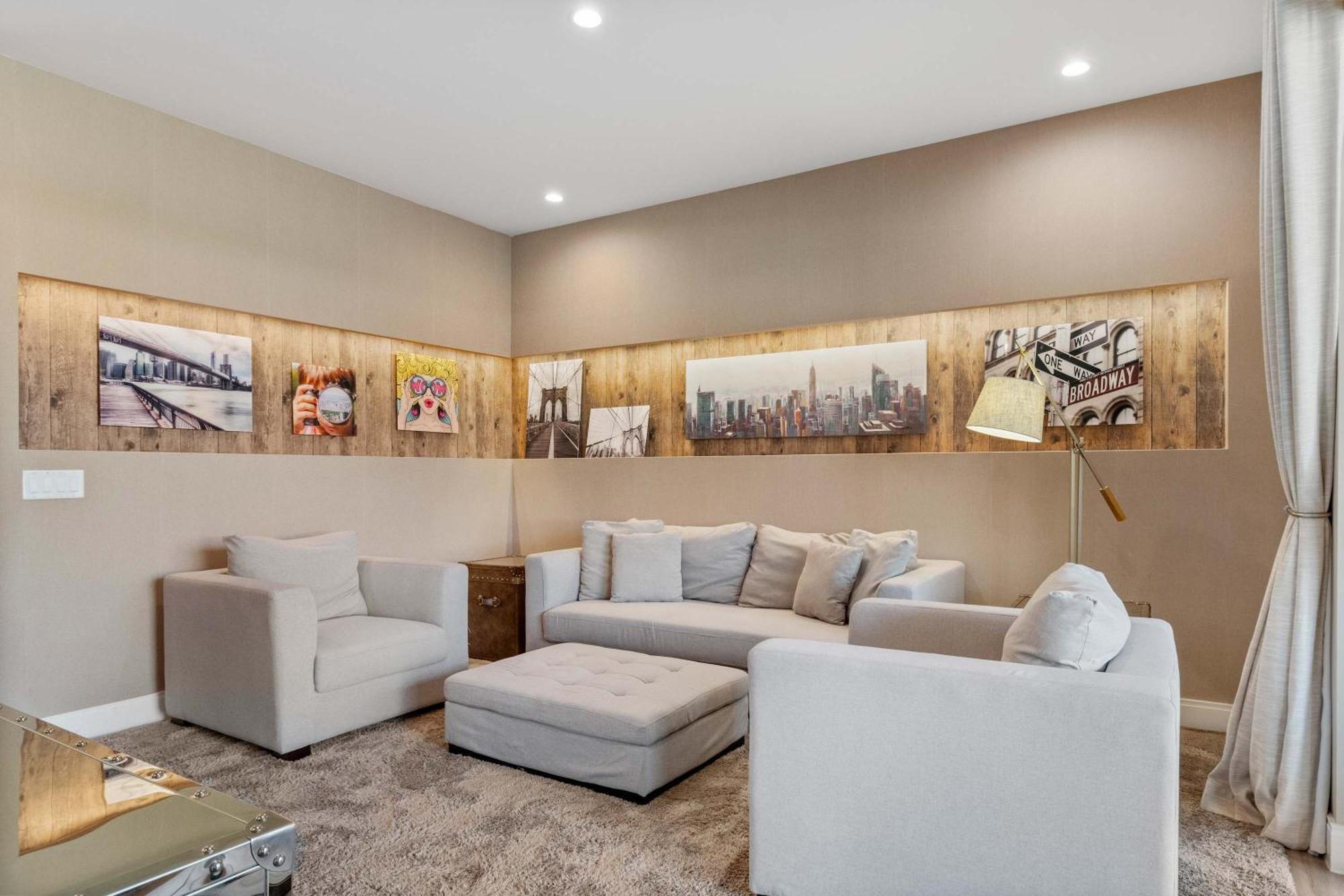Minutes To Chic Dream With Stunning Patio And Perks *