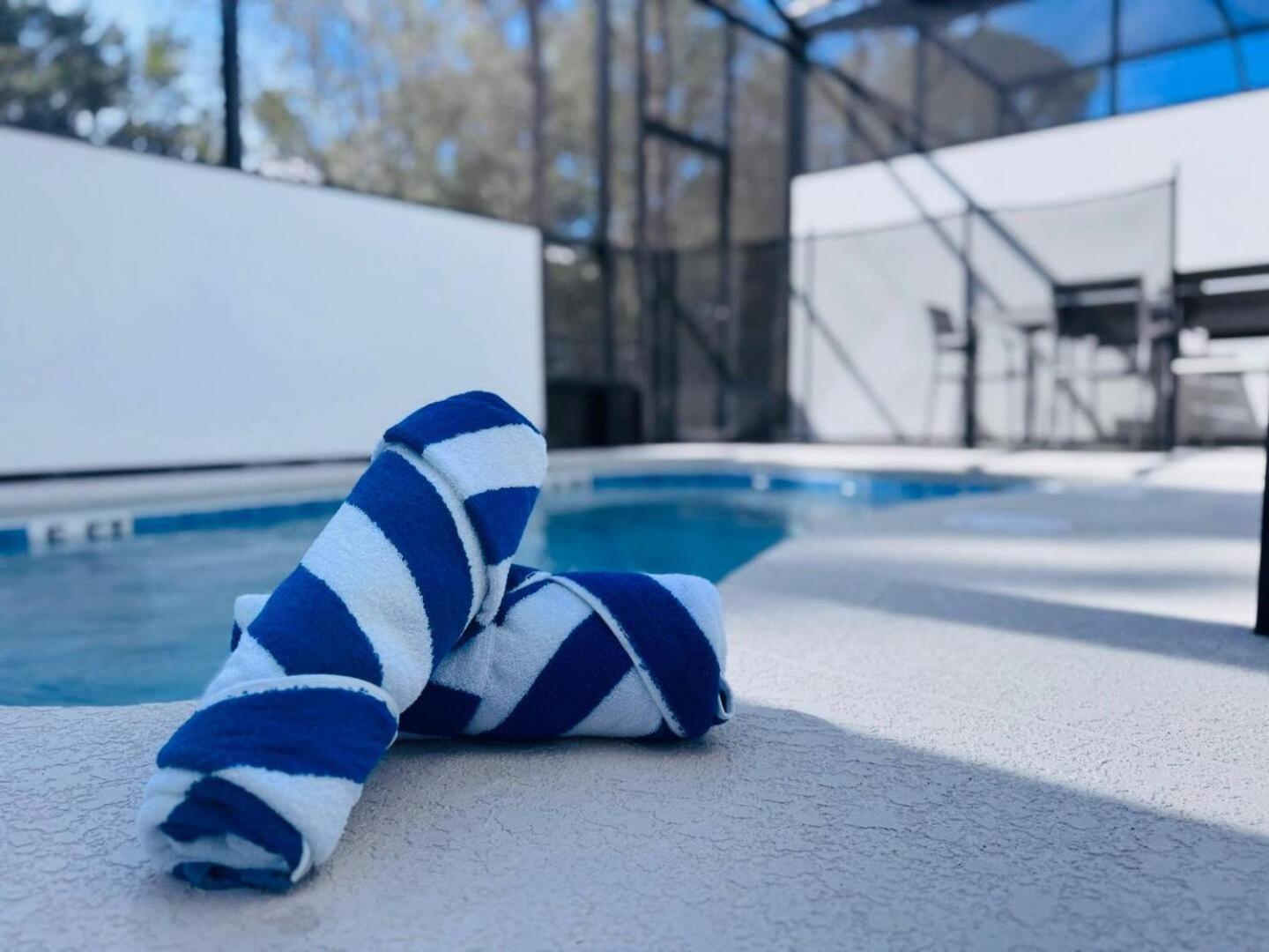 Lux 5br W Game Room, 4 & Private Poo Holiday home *