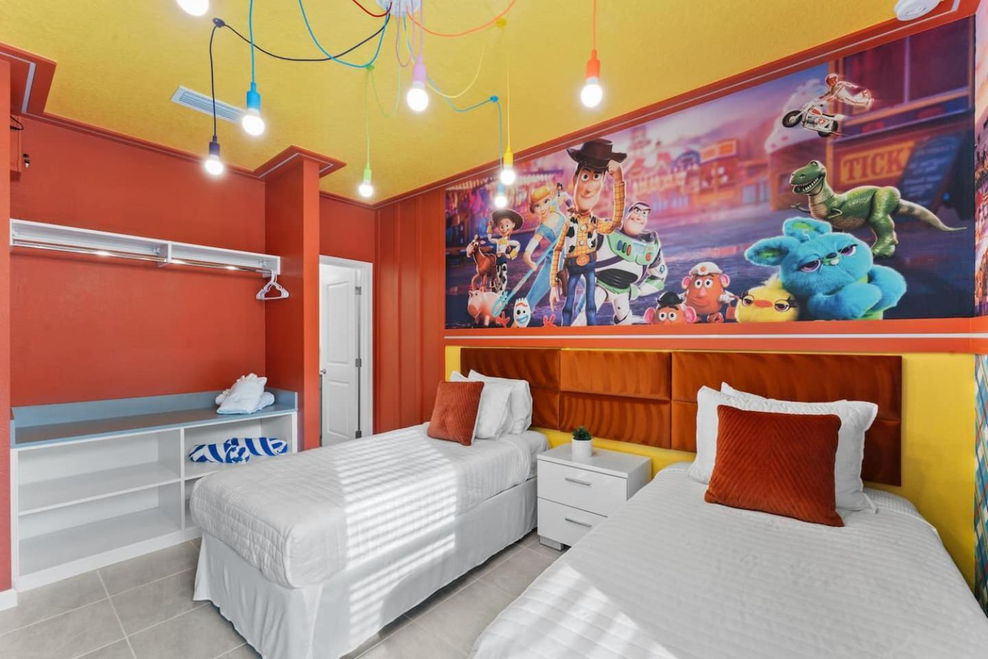 Holiday home Lux 5br W Game Room, 4 & Private Poo *
