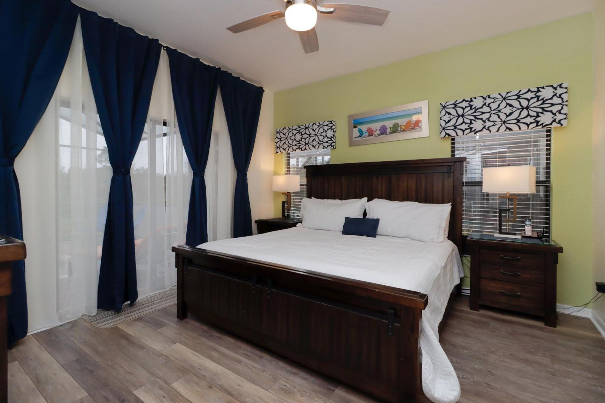 Serene 4-bedroom Lakeview Retreat With South-facing Pool & Sun-drenched Outdoor Living Holiday home *
