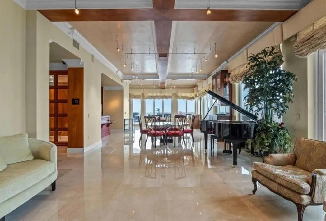 Apartment Breathtaking Panoramic Views Of The Skyline *