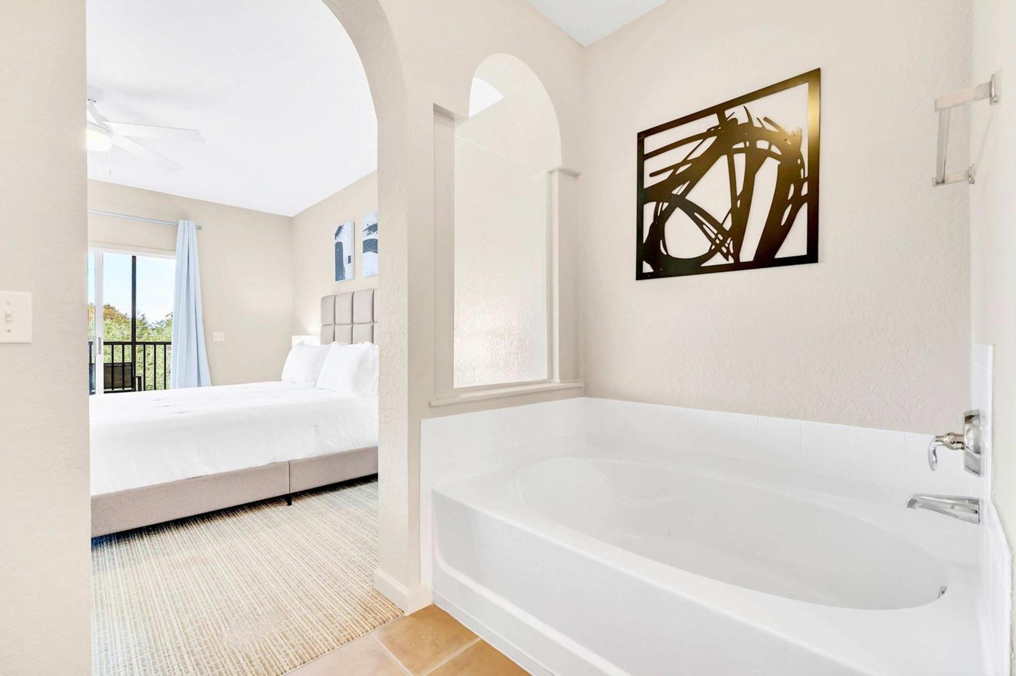 Holiday home Bright & Modern 2br With Pool & Hot Tub, Near Disney! *