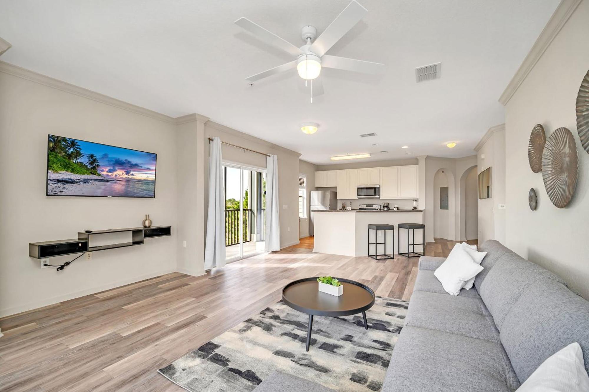 Spacious 2br W Pool & Hot Tub Near Holiday home Orlando