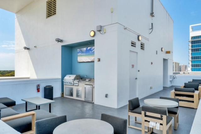 Stunning & Luxurious 2bed 2bath Open Floor Plan Apartment