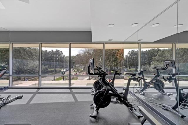 Stunning & Luxurious 2bed 2bath Open Floor Plan Apartment *