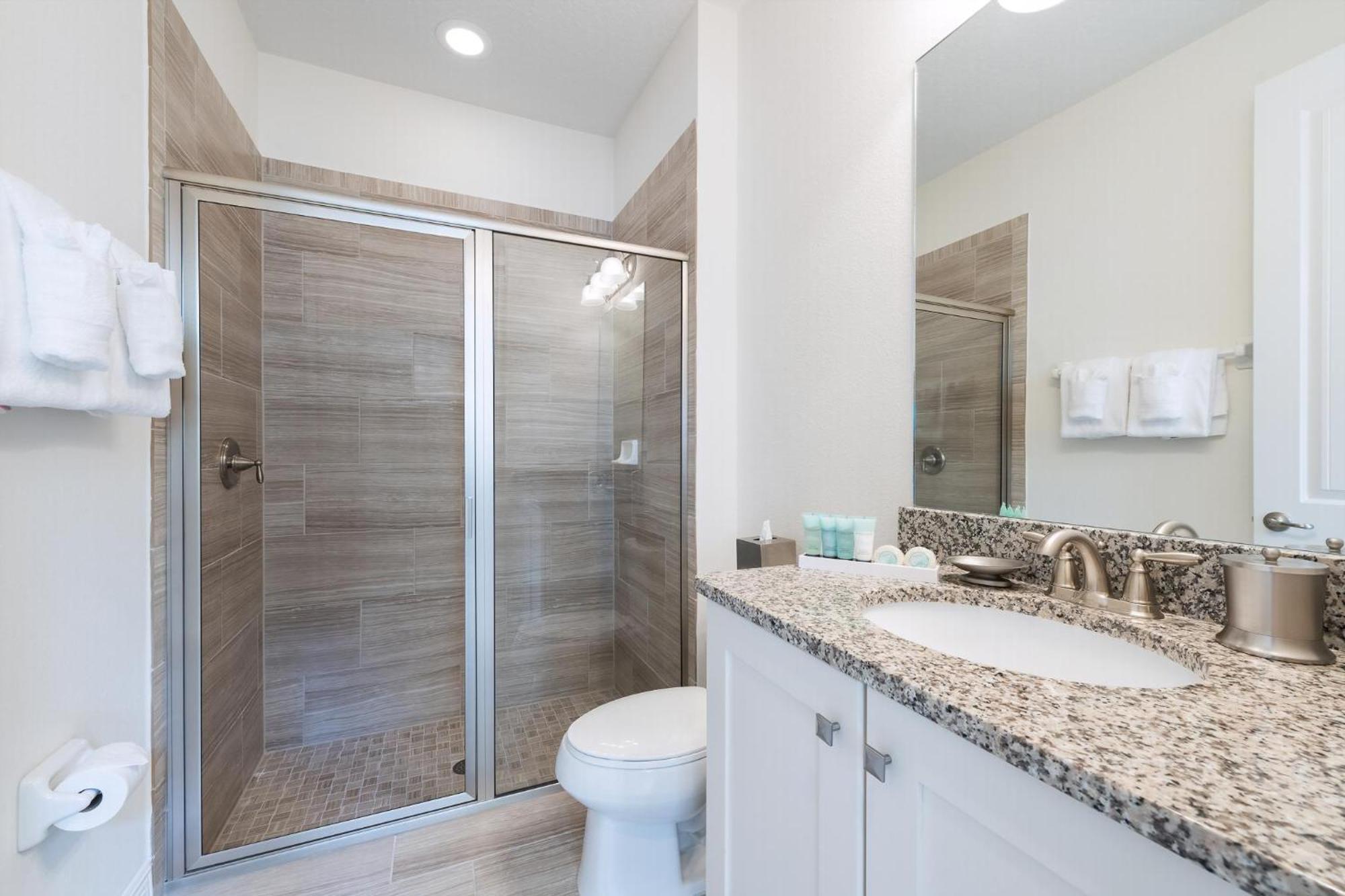 Luxury Near By Rentyl With Private Pool & Amenities - 211m