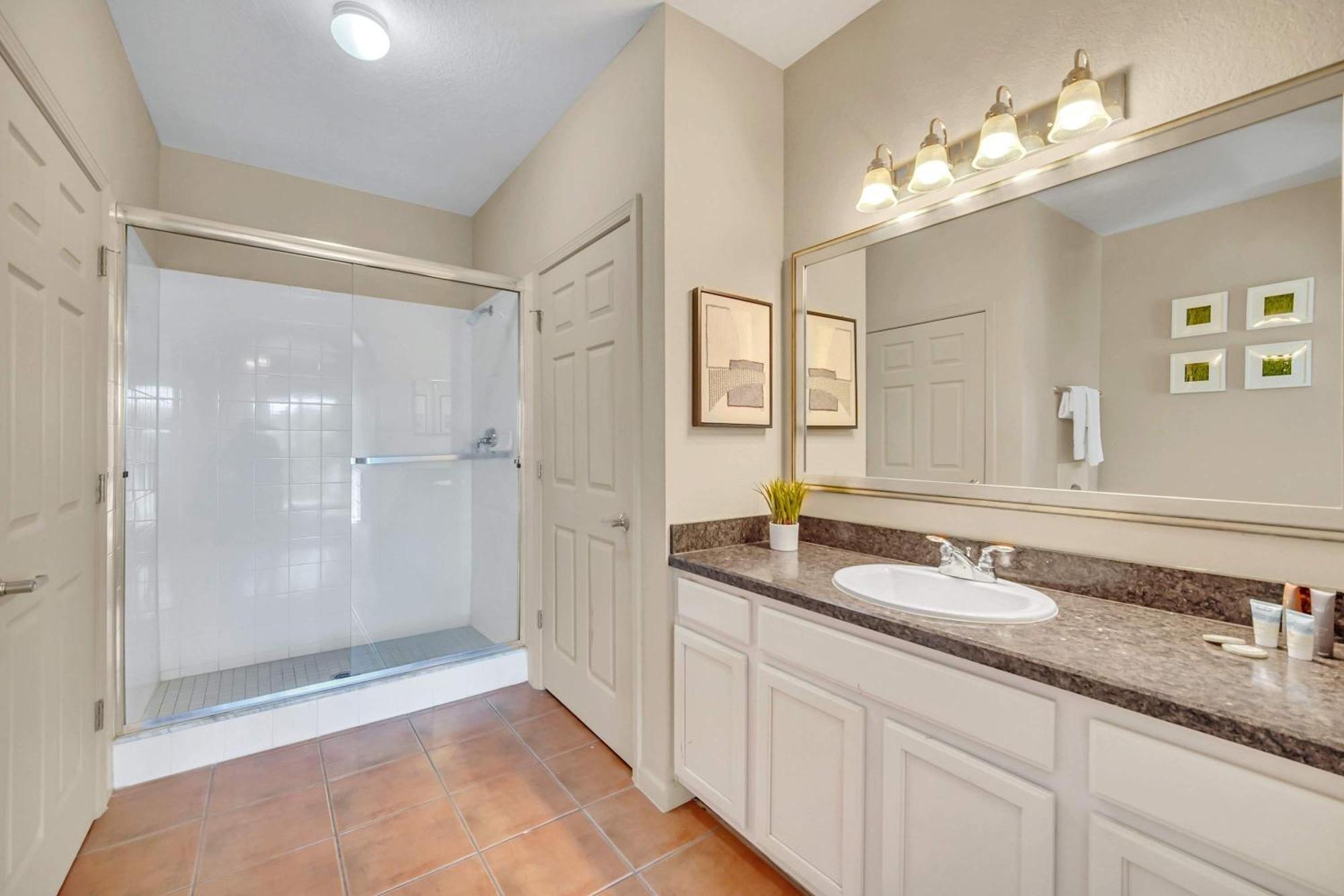 Bright - 2br With Pool & Hot Tub, Near Disney!