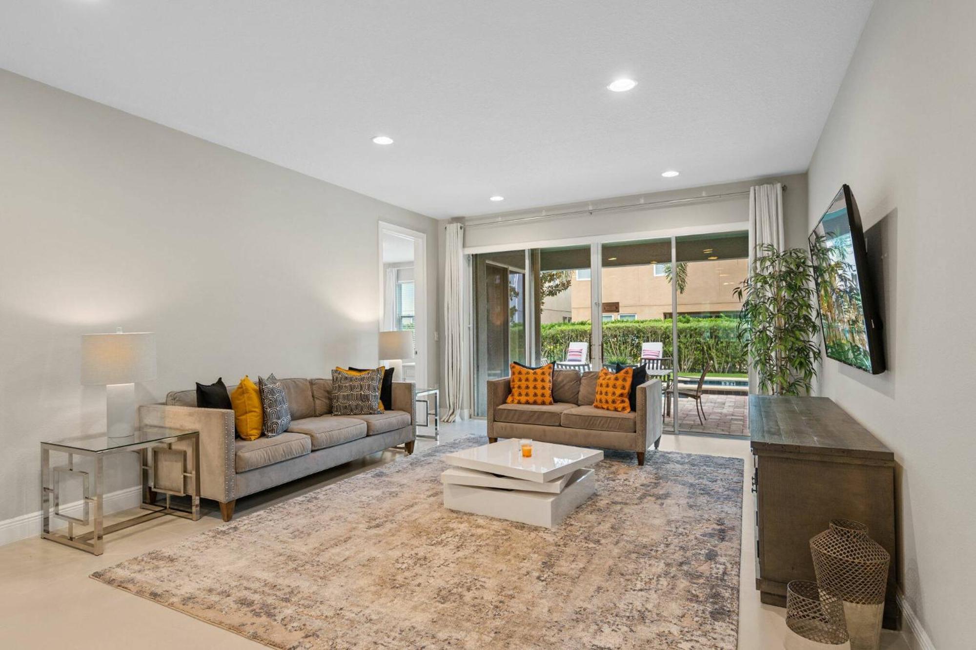 Encore 6 Bedroom Vacation With Pool 2301 *