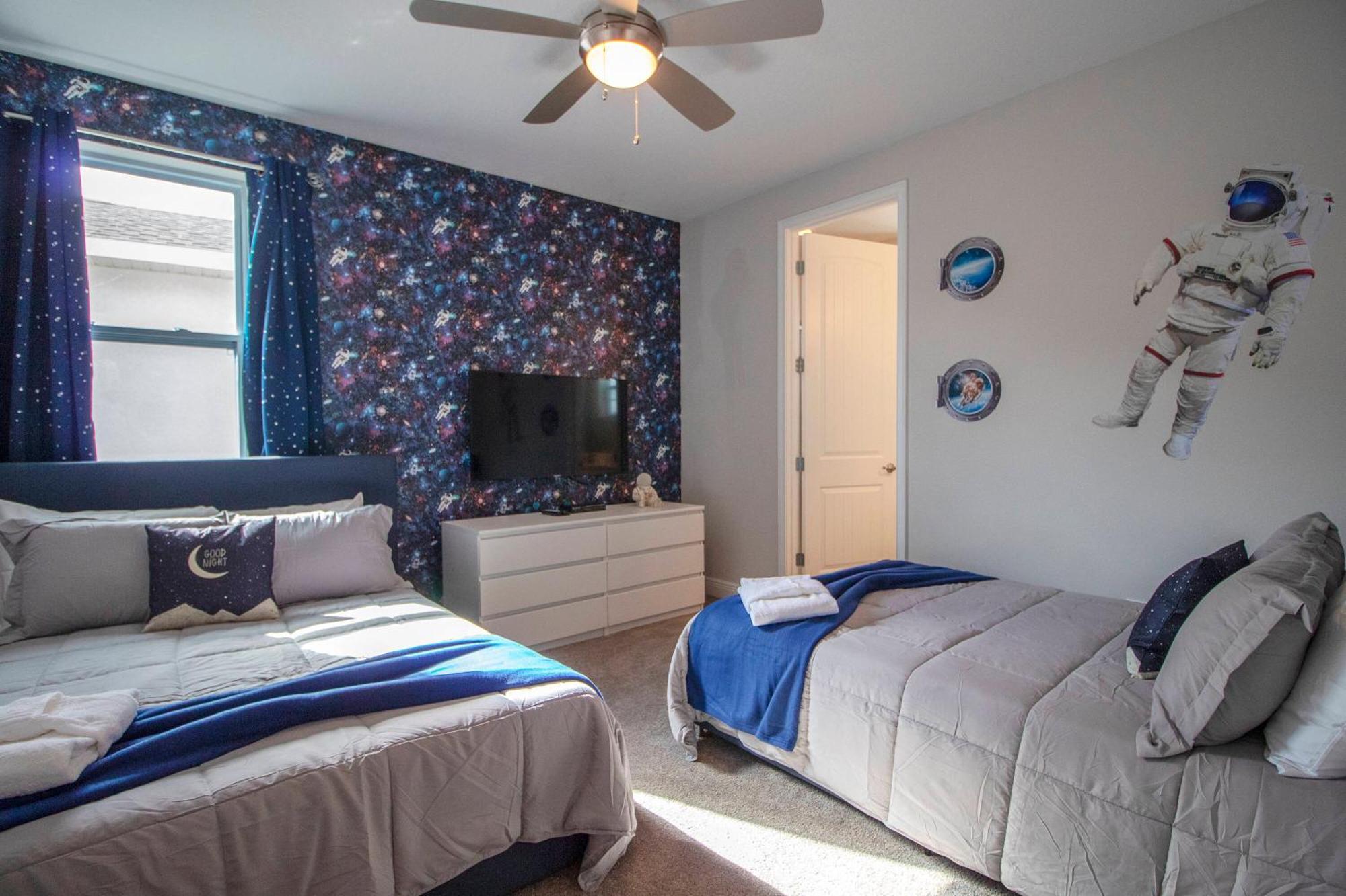 Encore 6 Bedroom Vacation With Pool