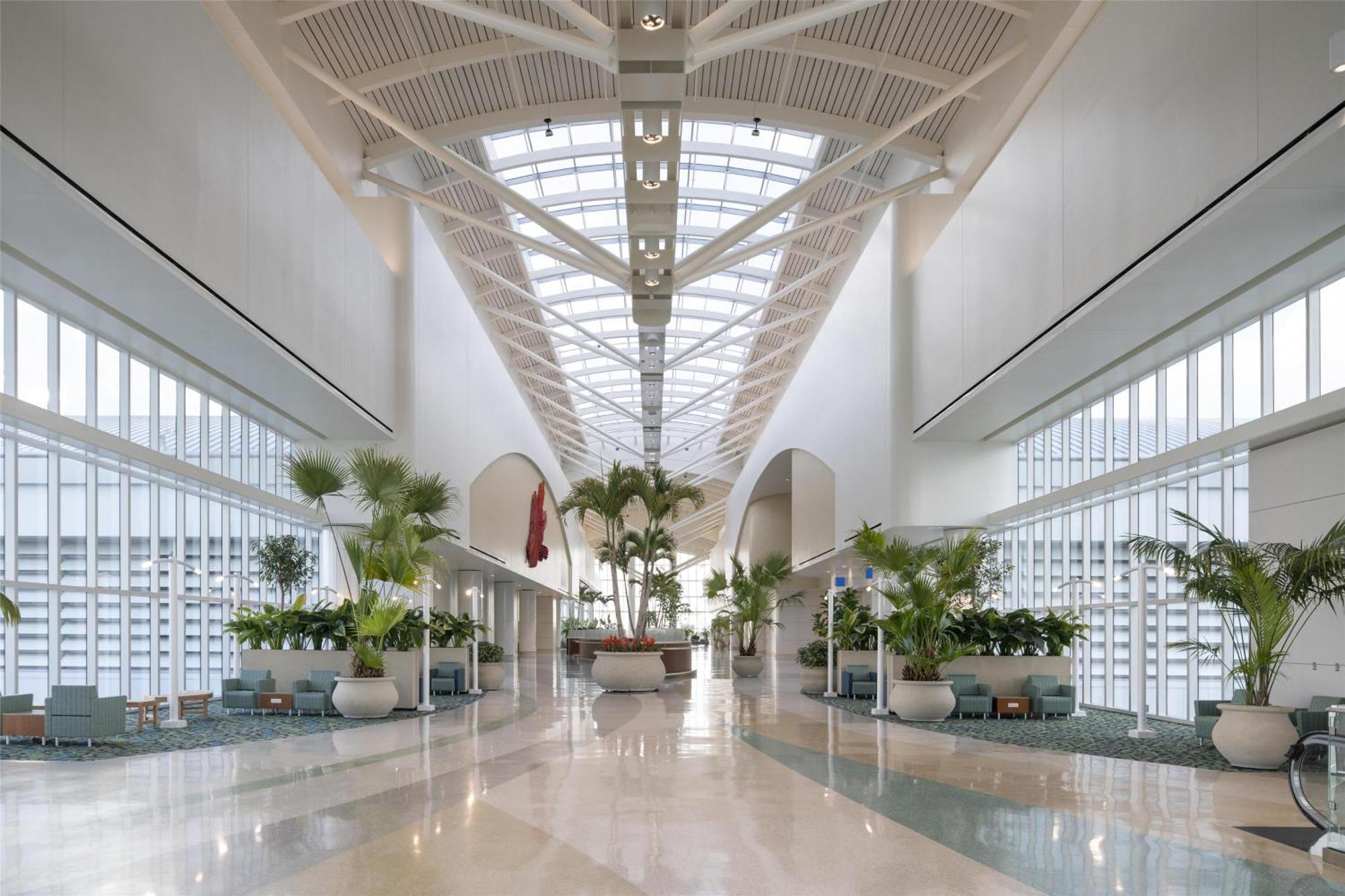 Hyatt Regency International Airport Hotel 4*