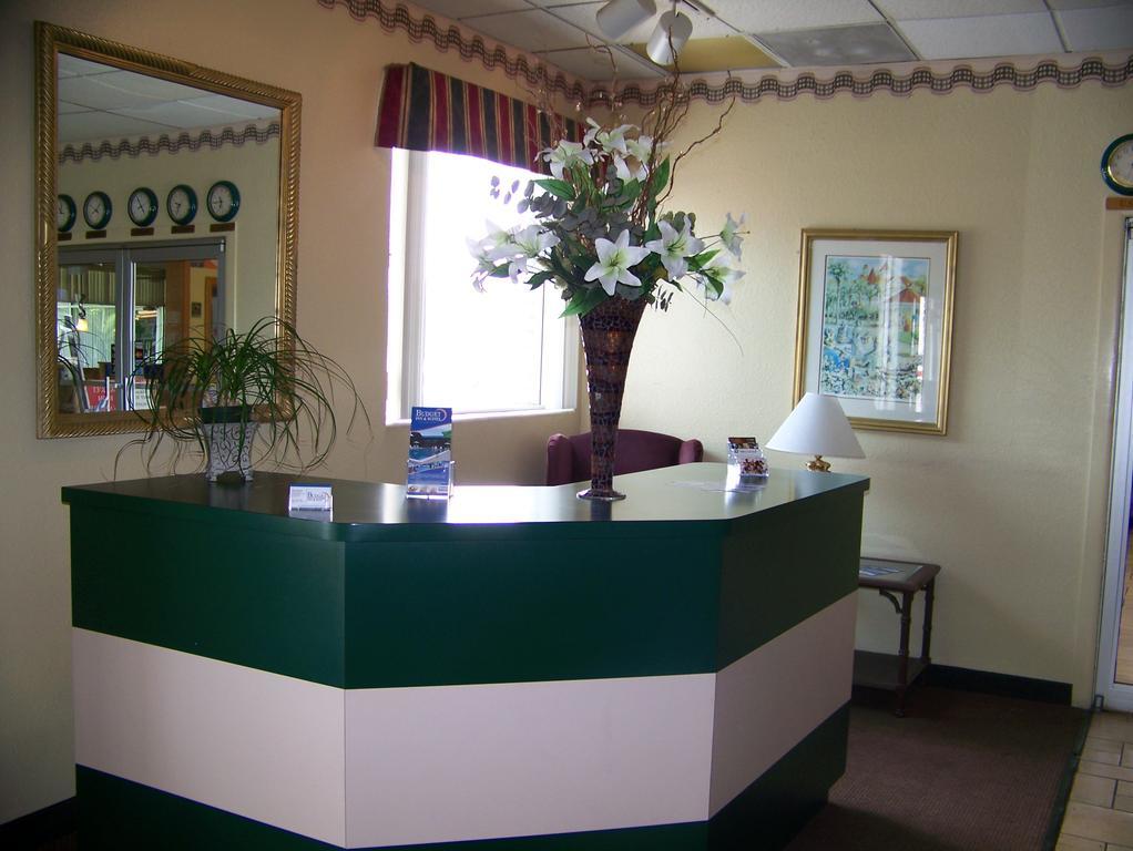 Hotel Budget And Suites West 2*