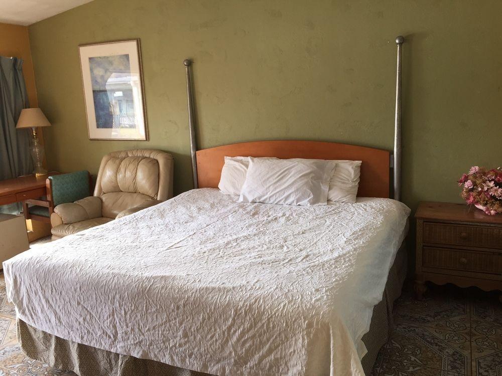 Hotel Sands *