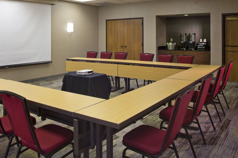 Hotel Courtyard By Marriott Airport 3*