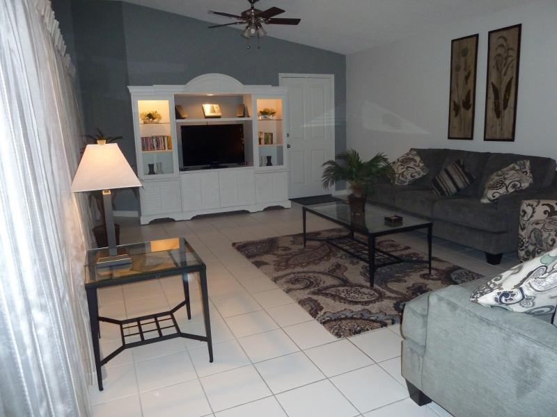 Sunrise - Three Bedroom Holiday home