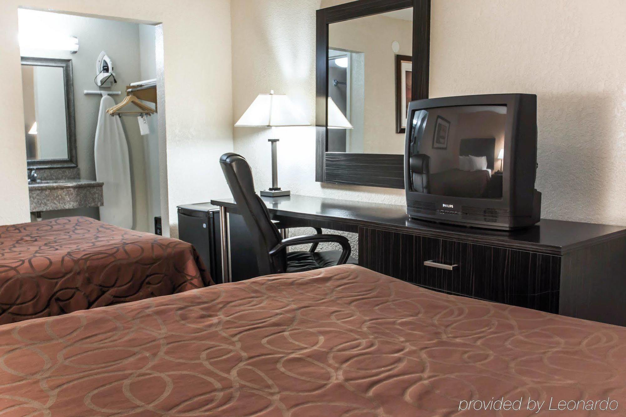 Suburban International Drive Hotel 2*