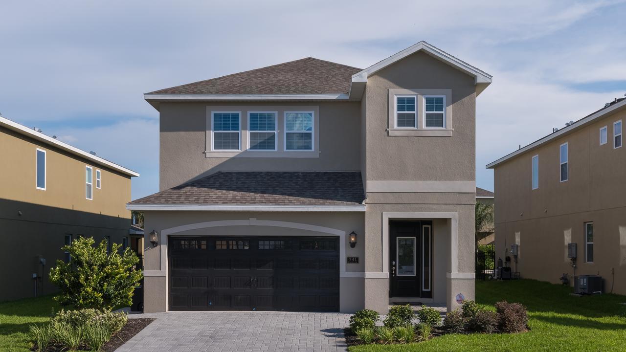 Lovely By Rentyl Near With Private Pool, Movie & Amenities - 741l