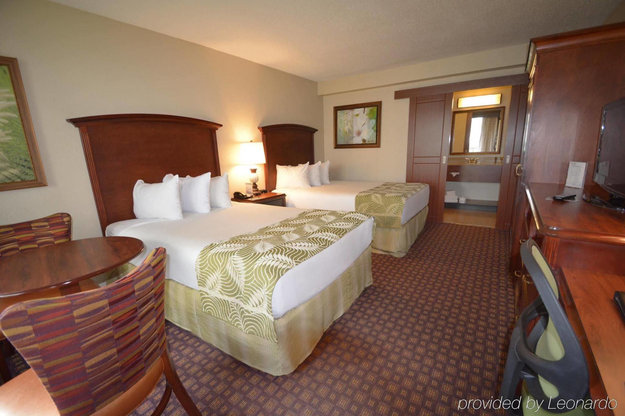 Hotel Rosen Closest To Universal