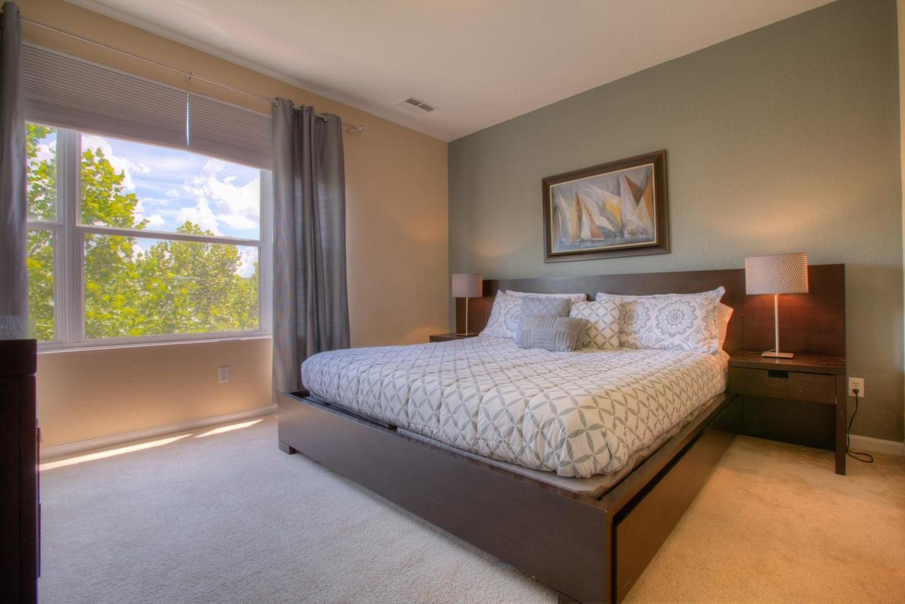 Sea Harbor Apartment