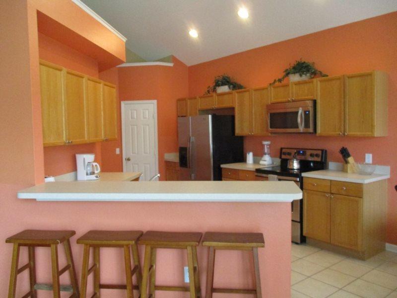 Windsor Palms 6 Bedroom 3.5 Bath Pool Holiday home *
